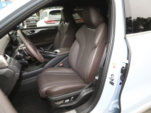 2021款2.0T 四驱特浓版 主驾驶座椅