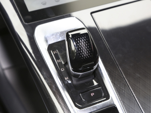2021款2.0T 四驱特浓版 换挡杆