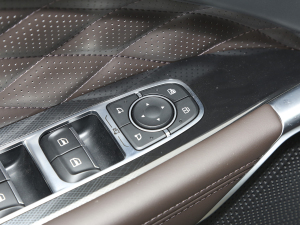 20212.0T (q)؝ п؅^(q)