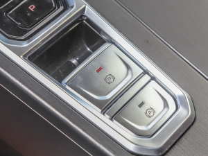 2021款试装车 驻车制动器