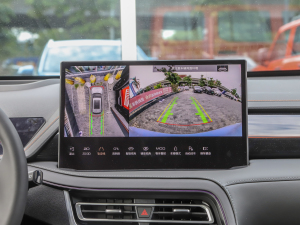 2021款试装车 中控台显示屏