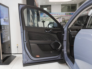 2022款1.5T 两驱大杯 驾驶位车门