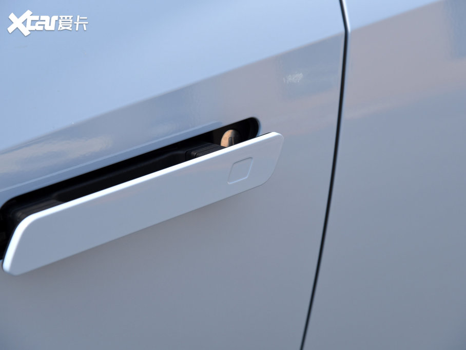 2023ĦDHT-PHEV 175km Lm