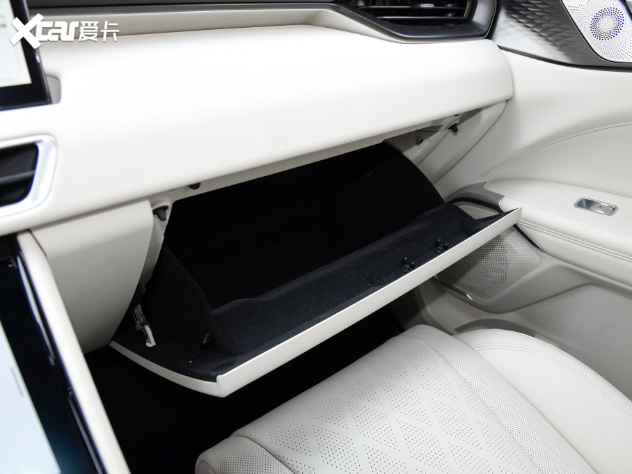 2023ĦDHT-PHEV 175km Lm