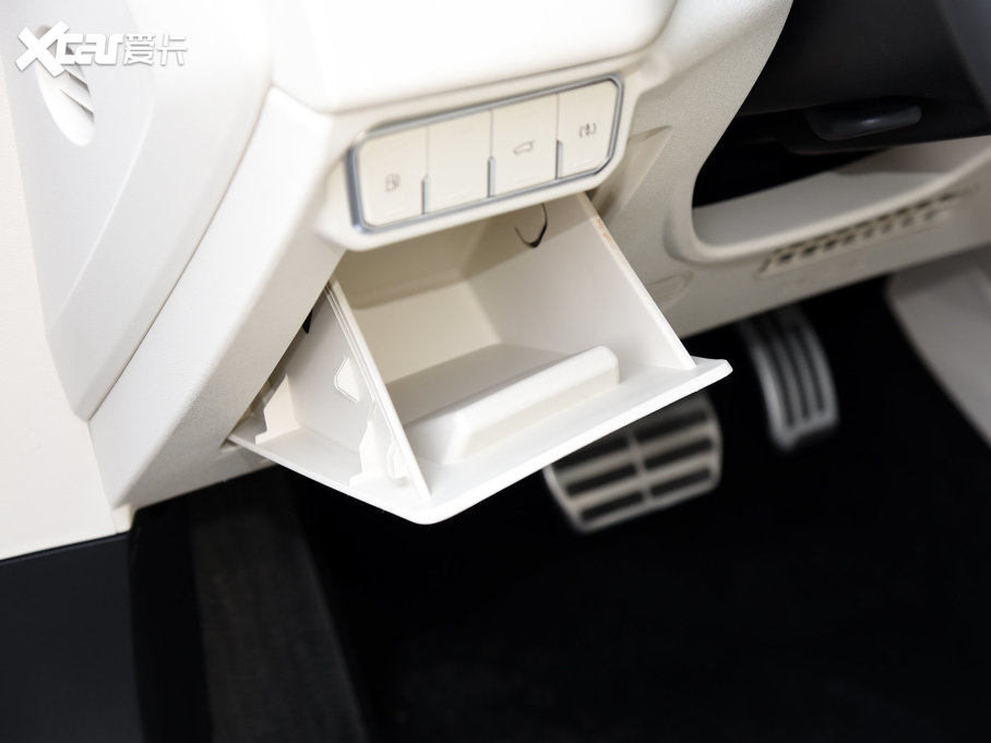 2023ĦDHT-PHEV 175km (q)Lm(x)