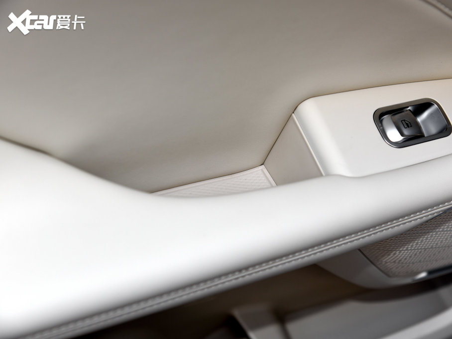 2023ĦDHT-PHEV 175km Lm