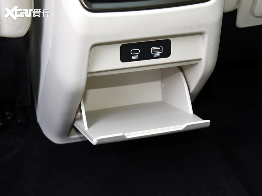 2023ĦDHT-PHEV 175km Lm