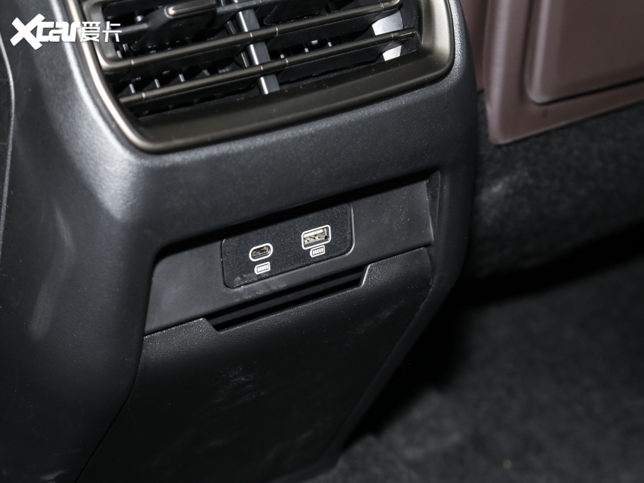 2024ĦDHT-PHEV Hi4 Lm