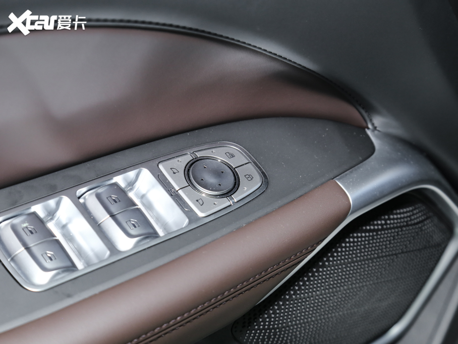 2024ĦDHT-PHEV Hi4 Lm