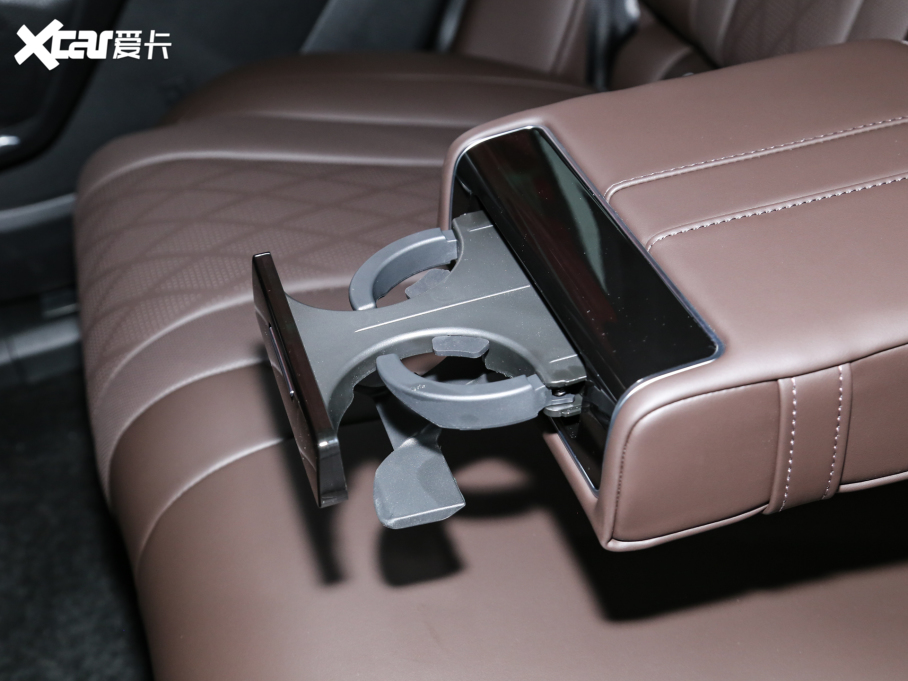 2024ĦDHT-PHEV Hi4 Lm