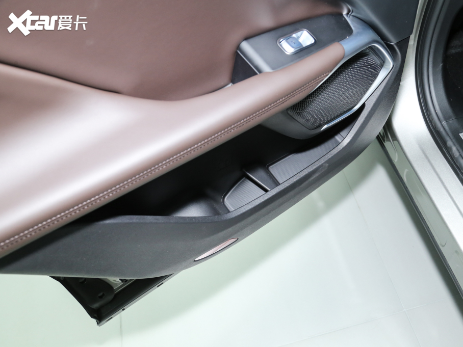 2024ĦDHT-PHEV Hi4 Lm