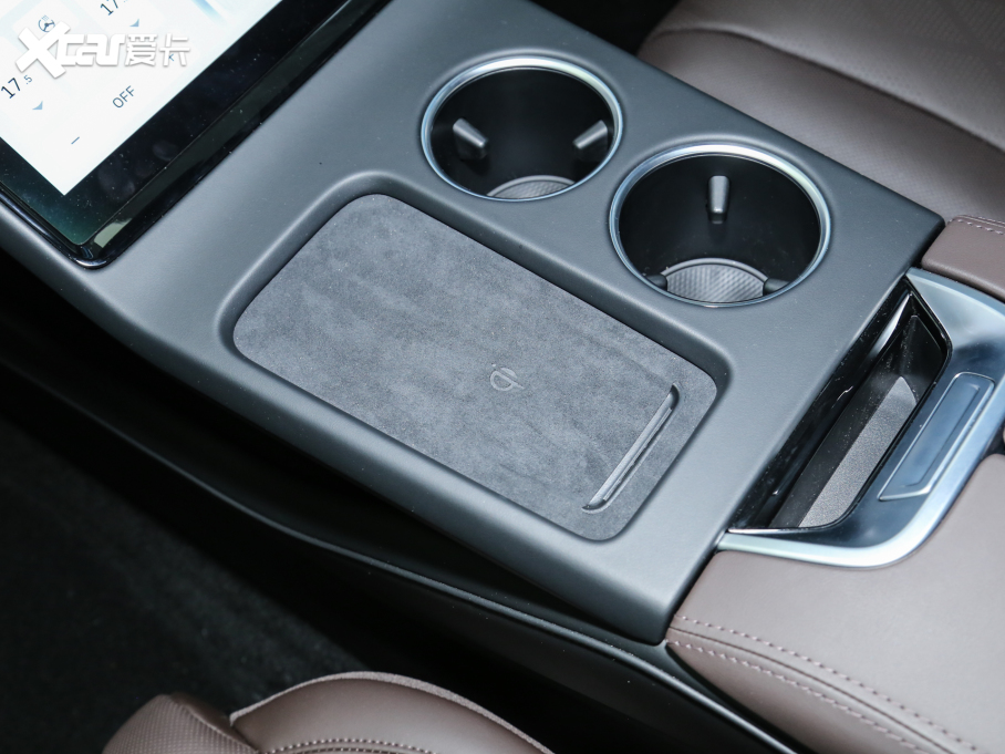 2024ĦDHT-PHEV Hi4 Lm