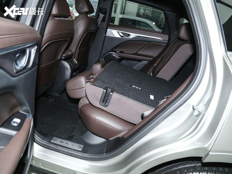 2024ĦDHT-PHEV Hi4 Lm