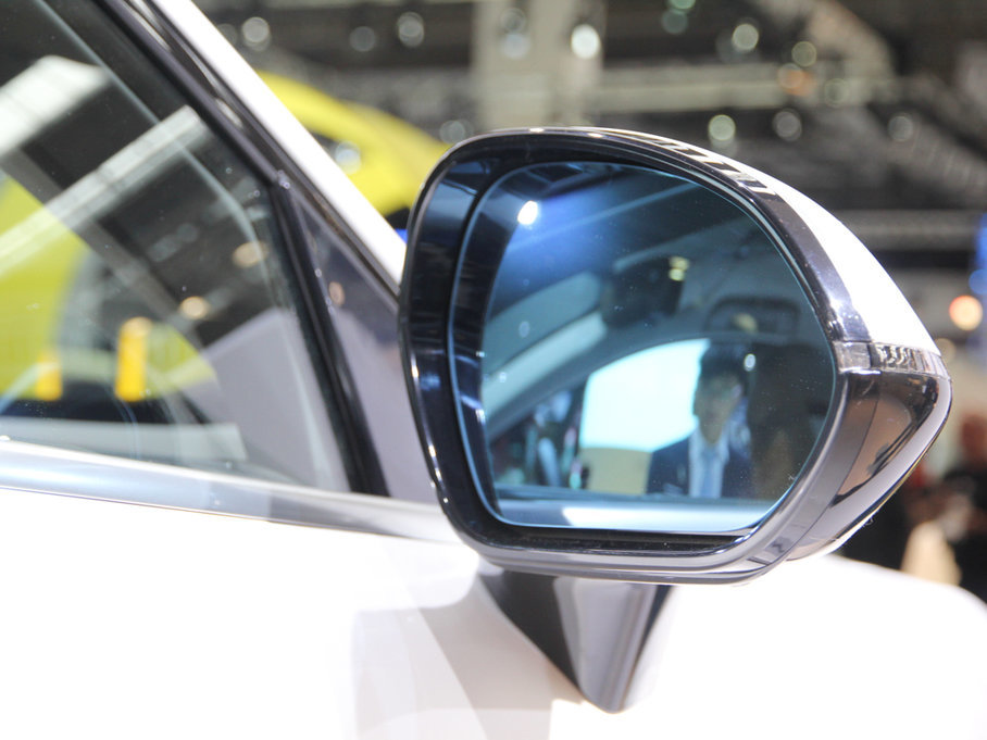 2018��κ�� P8 ���F��