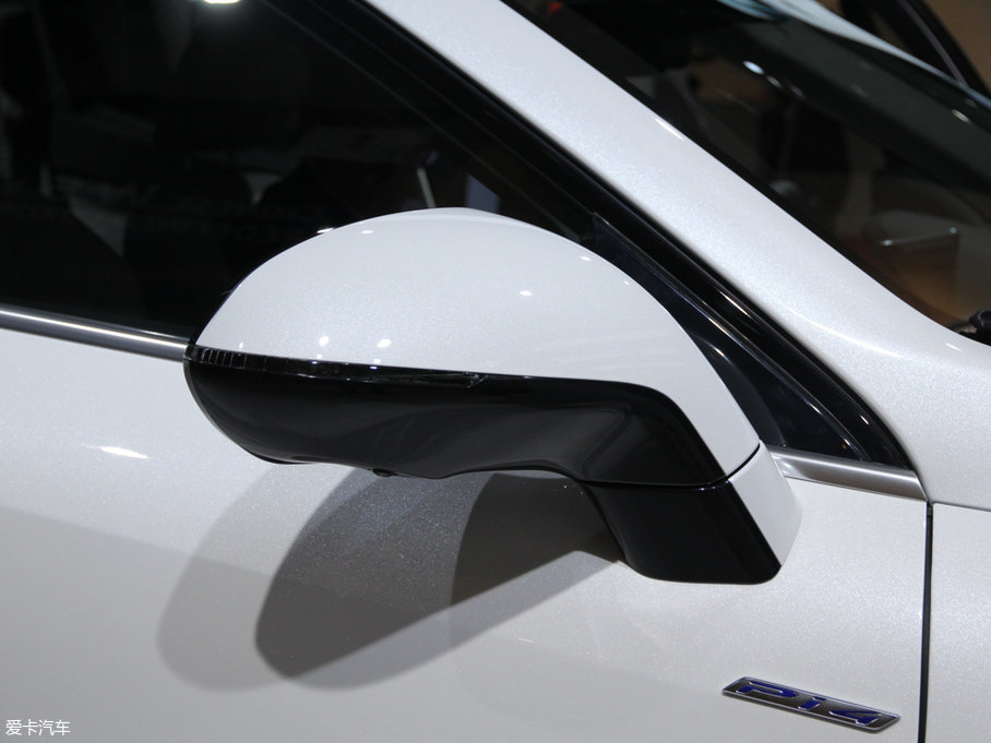 2018��κ�� P8 ���F��