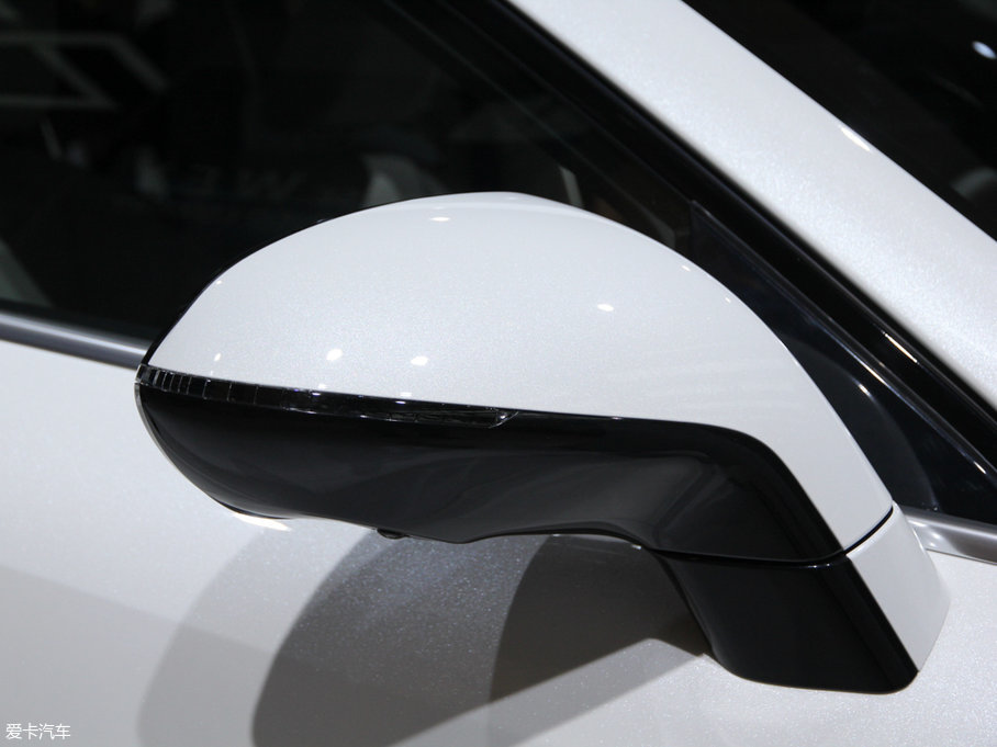 2018��κ�� P8 ���F��