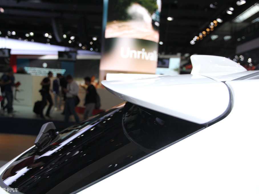 2018��κ�� P8 ���F��