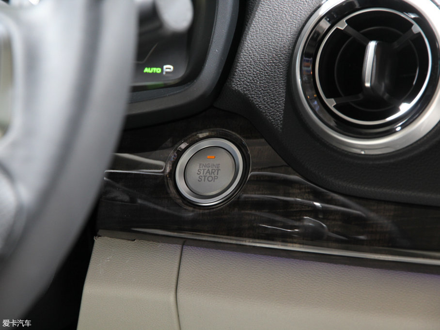 2018��κ�� P8 ���F��