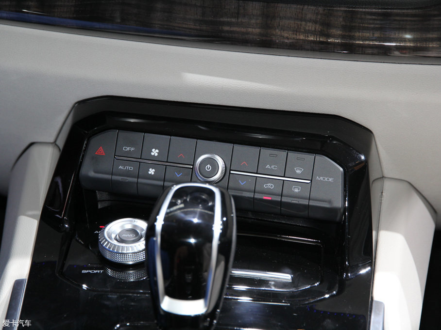 2018��κ�� P8 ���F��