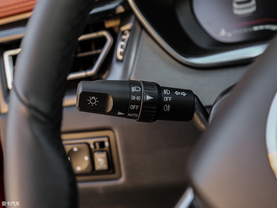 2018LT5 300T DCTǻ V