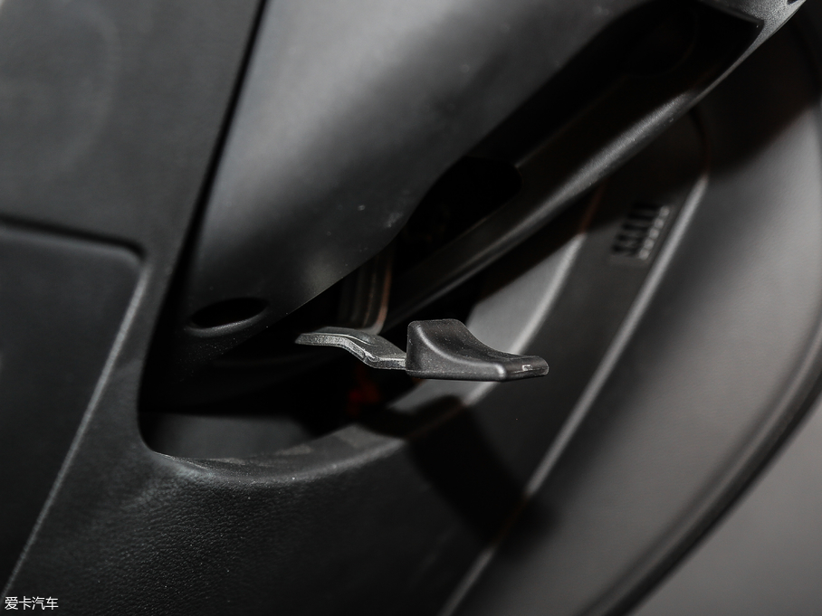 2018LT5 300T DCTǻ V