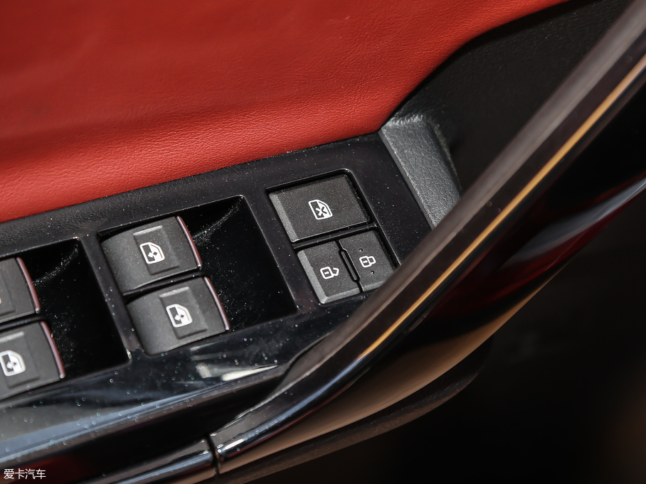 2018L(fng)T5 300T DCTǻ V