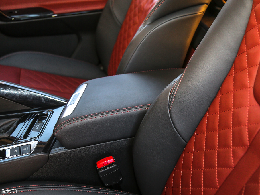 2018L(fng)T5 300T DCTǻ (gu)V