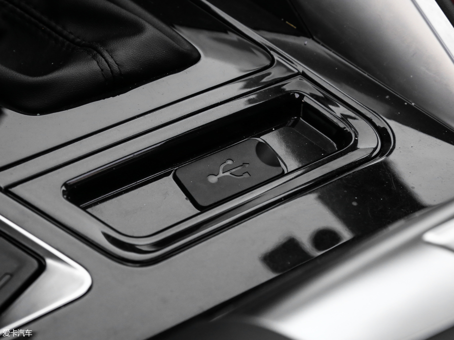 2018LT5 300T DCTǻ V