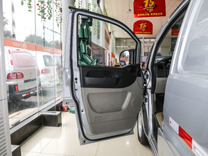 2019款V3 1.6L 物流版 2座 驾驶位车门