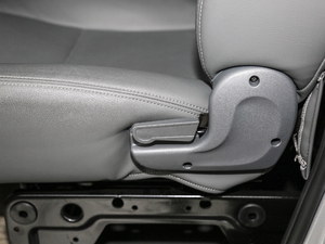 2019款V3 1.6L 物流版 2座 主驾驶座椅调节