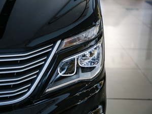 2019款M5L 1.6L 手动标准型 7座 国VI 大灯