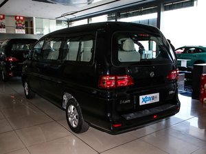 2019款M5L 1.6L 手动标准型 7座 国VI 整体外观