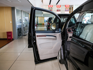 2019款M5L 1.6L 手动标准型 7座 国VI 驾驶位车门