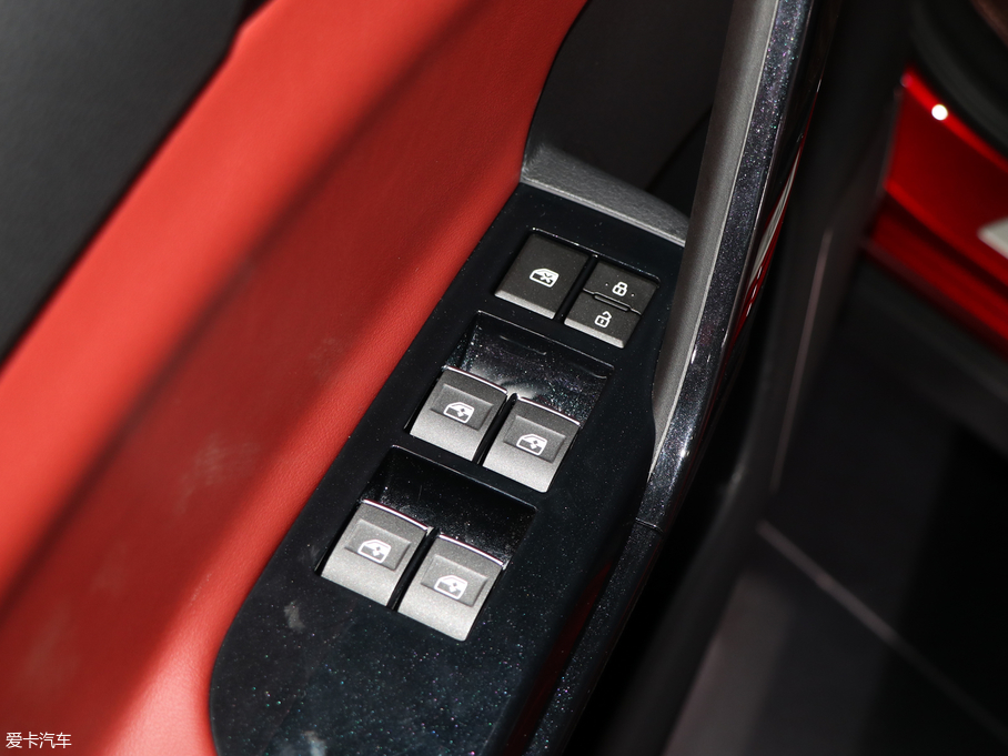 2019LT5L 1.6TD DCTA 7 V