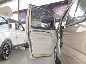 2020款M5L 1.6L 手动实用型 驾驶位车门