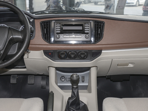 2020款M5L 1.6L 手动实用型 中控区