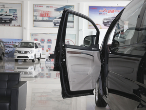 2020款M5L 1.6L 7座基本型 驾驶位车门