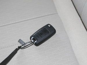 2020款M5L 1.6L 7座基本型 车钥匙