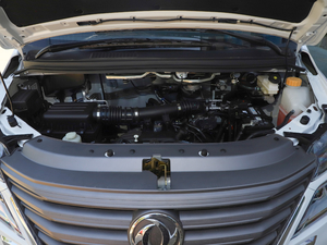 2020款M5 1.6L 手动长轴舒适型 9座 发动机