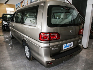 2020款M5L 2.0L 手动基本型 7座 左后45度