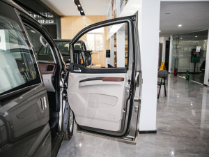 2020M5L 2.0L քӻ 7 g