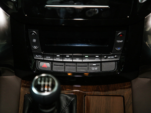 2021款1.8T 手动旗舰型 中控区