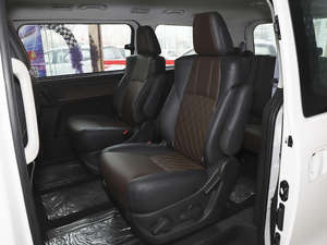 2021款1.8T 手动豪华型 后排座椅