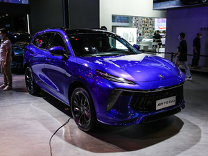 2021款1.5T DCT荣耀版 整体外观