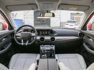 2021款1.5T DCT铂金版 内饰全景
