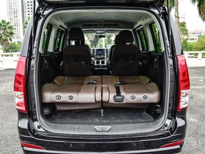 2021款2.0L 手动豪华型 7座 空间座椅