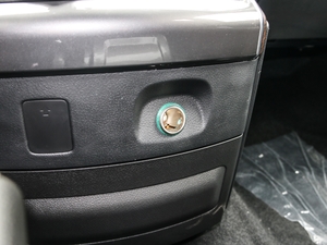 2021款2.0L 手动豪华型 7座 中控区
