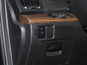 2021款2.0L 手动舒适型 9座 中控区