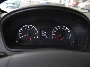 2021款2.0L 手动舒适型 9座 中控区