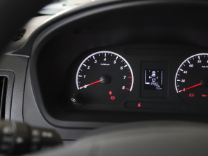 2021款2.0L 手动舒适型 9座 中控区